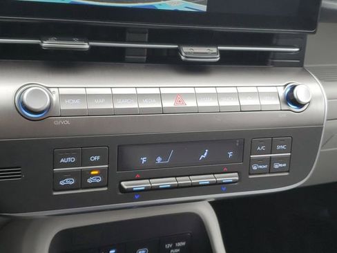 Used 2025 Hyundai Kona SEL image 29