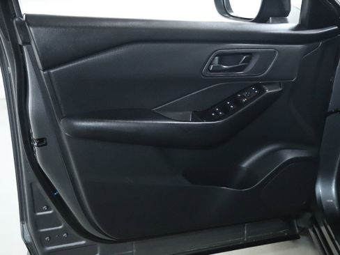 Used 2024 Nissan Rogue S image 15