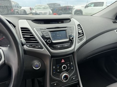 Used 2016 Hyundai Elantra Value Edition FWD image 19
