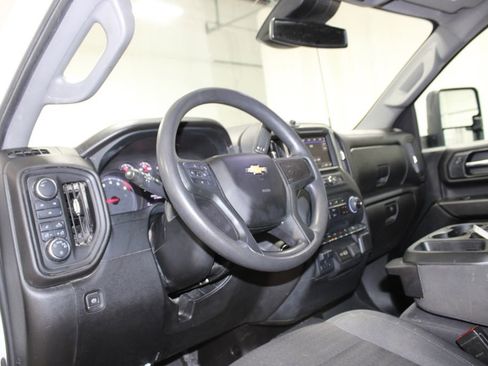 Used 2024 Chevrolet Silverado 2500 Custom w/ Custom Value Package image 21