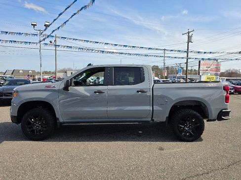 Used 2024 Chevrolet Silverado 1500 Custom Trail Boss AWD/4WD image 2