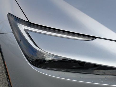 New 2025 Toyota Prius Plug-In Hybrid FWD image 10