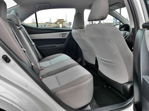 Used 2018 Toyota Corolla LE image 11