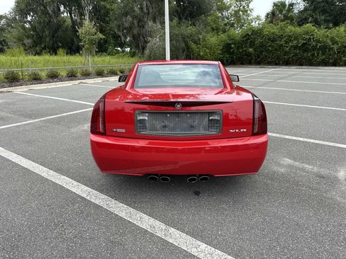 Used 2007 Cadillac XLR RWD image 4