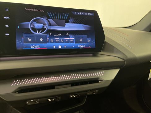 Used 2025 BMW 228i xDrive w/ Premium Package image 28