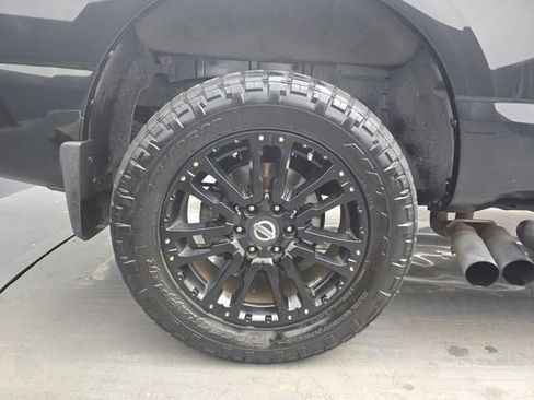 Used 2019 Nissan Titan SL w/ Midnight Edition image 20