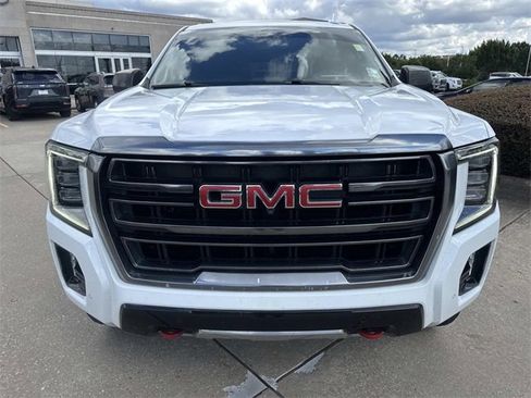 Used 2023 GMC Yukon AT4 w/ Technology Package image 2