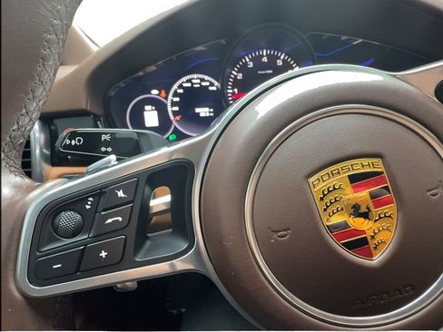 Used 2021 Porsche Cayenne Coupe AWD/4WD image 45