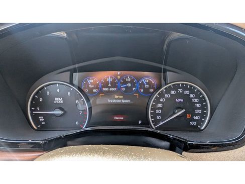 Used 2017 Cadillac XT5 Platinum image 19