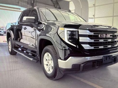 Used 2026 GMC Sierra 1500 SLE AWD/4WD image 11