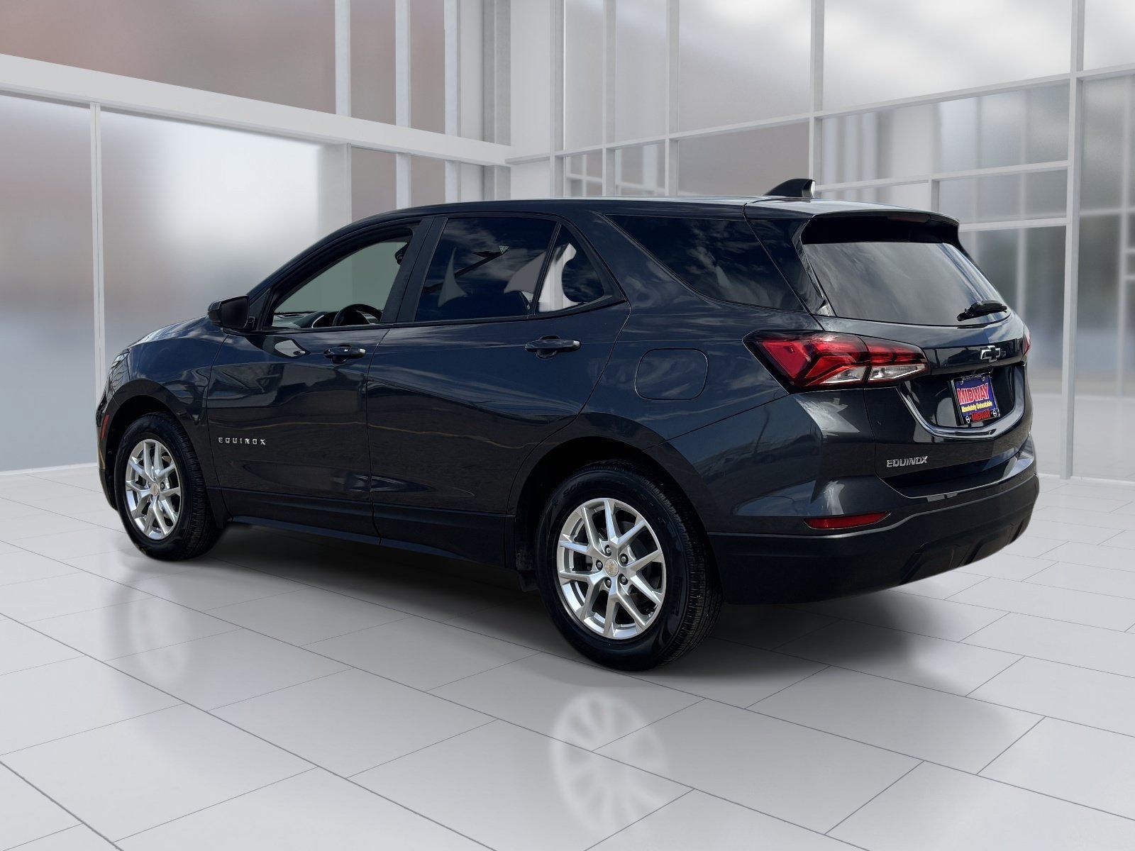 Used 2022 Chevrolet Equinox LS w/ LS Convenience Package FWD image 4