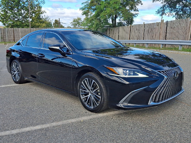 Used 2024 Lexus ES 350 w/ Premium Package FWD image 3