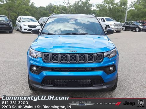 New 2025 Jeep Compass Limited w/ Sun & Sound Group AWD/4WD image 9