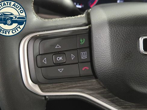 Used 2024 Jeep Wagoneer L Series II AWD/4WD image 12