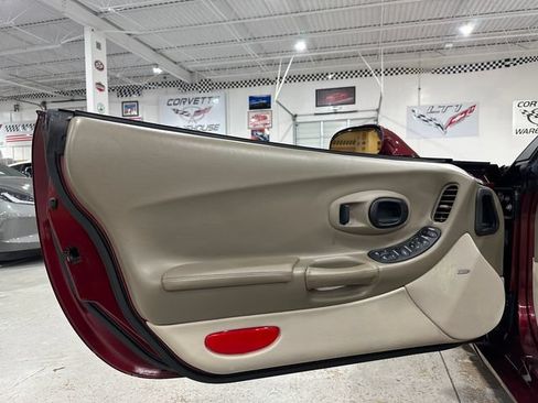 Used 2003 Chevrolet Corvette Convertible w/ Preferred Equipment Group1 RWD image 15
