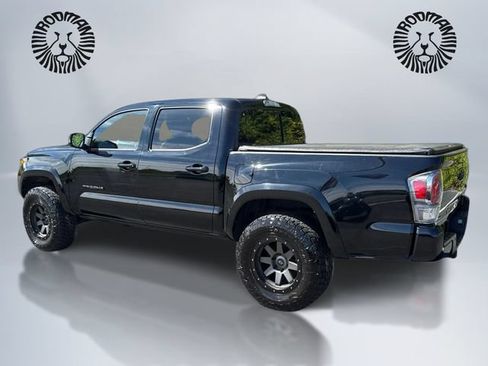 Used 2023 Toyota Tacoma TRD Sport w/ TRD Premium Sport Package AWD/4WD image 9