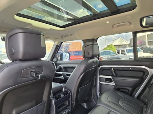 Used 2020 Land Rover Defender 110 HSE image 16