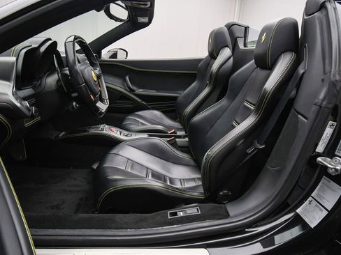 Used 2014 Ferrari 458 Spider image 16