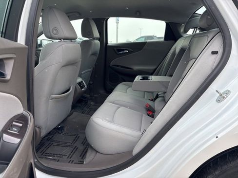 Used 2022 Chevrolet Malibu LT image 14