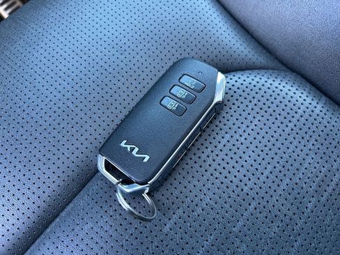 Used 2023 Kia Niro Wave w/ Wave Preserve Package FWD image 31