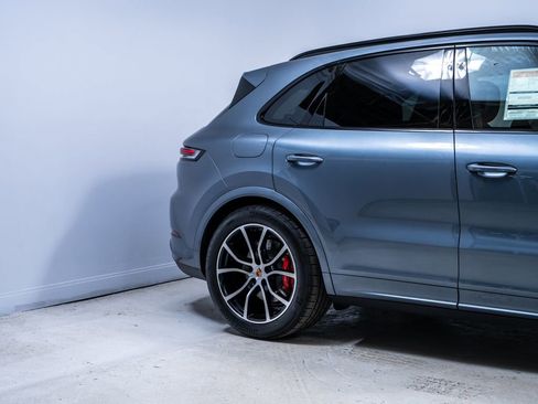 New 2026 Porsche Cayenne S AWD/4WD image 11