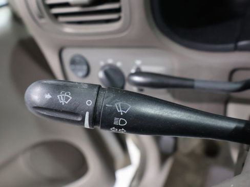 Used 2002 Dodge Caravan Sport image 27