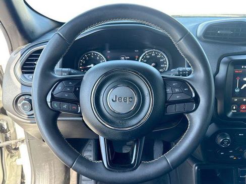 Used 2021 Jeep Renegade Latitude FWD image 11