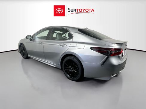 Used 2022 Toyota Camry SE FWD image 6