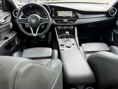 Used 2018 Alfa Romeo Giulia Ti Sport w/ Quick Order Package 22S Sport AWD/4WD image 13