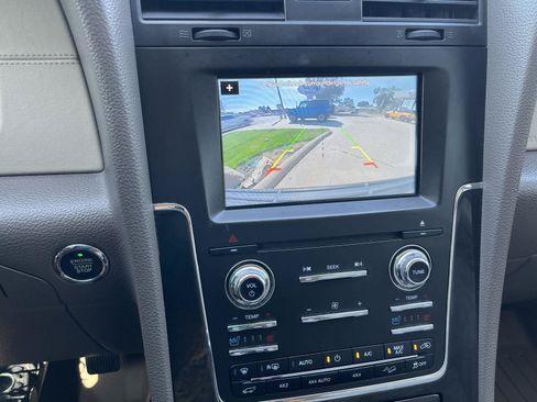 Used 2016 Lincoln Navigator L Select AWD/4WD image 22