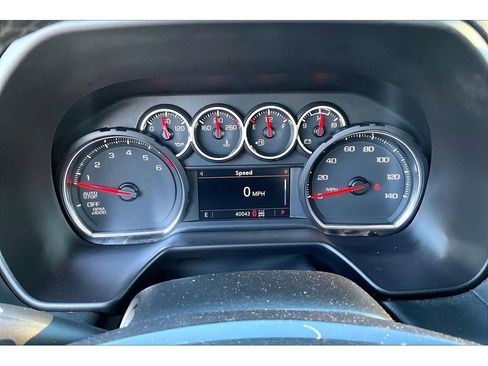 Used 2024 Chevrolet Suburban LS image 13