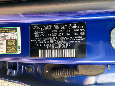 Used 2025 Hyundai Elantra SEL FWD image 35