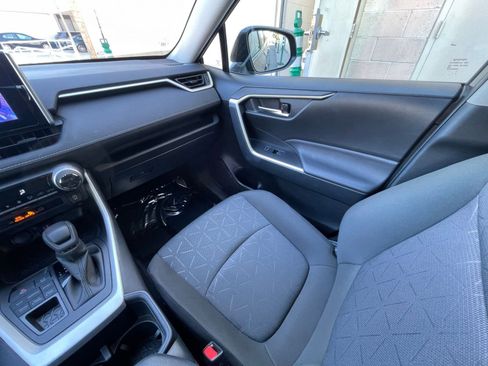 Used 2025 Toyota RAV4 XLE image 37