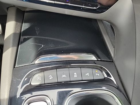 Used 2022 Buick Envision Essence w/ Technology Package II AWD/4WD image 17