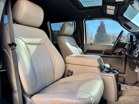 Used 2014 Ford F250 Platinum w/ FX4 Off-Road Package image 30