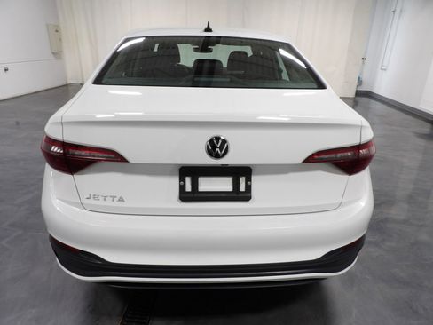 Used 2024 Volkswagen Jetta S image 6