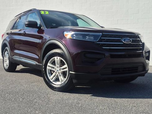 Used 2022 Ford Explorer XLT w/ Class IV Trailer Tow Package AWD/4WD image 2