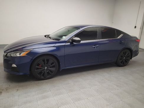 Used 2022 Nissan Altima 2.5 SR FWD image 2