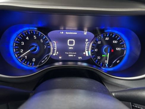 Used 2023 Chrysler Pacifica Touring-L w/ S Appearance Package image 18