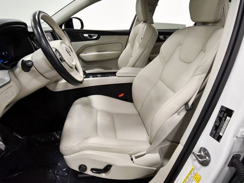 Used 2024 Volvo XC60 B5 Plus w/ Protection Package Premier AWD/4WD image 14