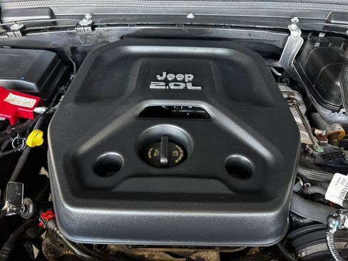 Used 2020 Jeep Wrangler Unlimited Sport S AWD/4WD image 36