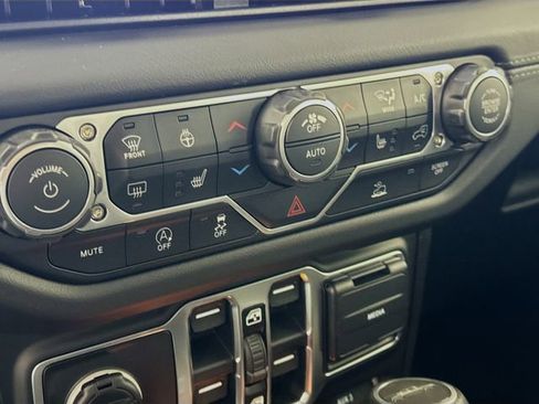 New 2026 Jeep Gladiator Mojave AWD/4WD image 15