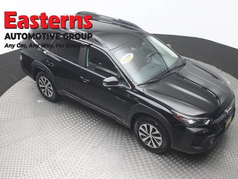 Used 2023 Subaru Outback Premium AWD/4WD image 3
