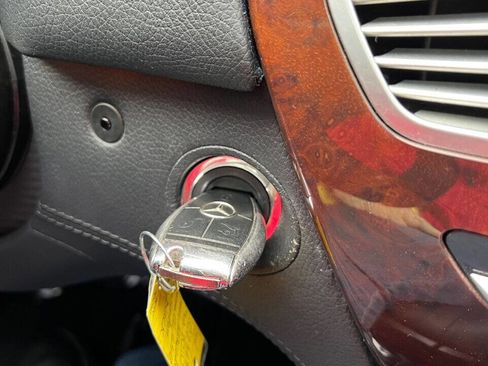 Used 2010 Mercedes-Benz CL 550 4MATIC image 29