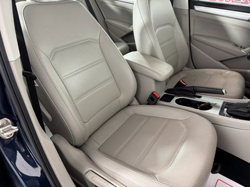 Used 2019 Volkswagen Passat 2.0T Wolfsburg w/ Wheels & Sunroof Package image 35