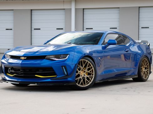 Used 2017 Chevrolet Camaro LT image 1