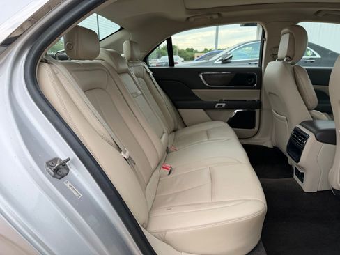 Used 2017 Lincoln Continental Select AWD/4WD image 20