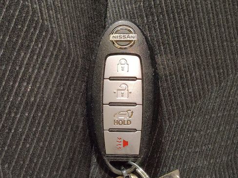 Used 2016 Nissan Rogue SV w/ SV Premium Package image 32