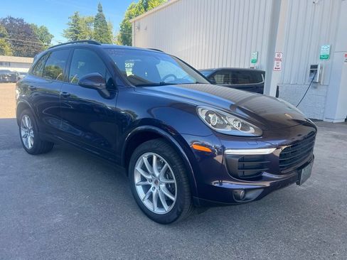 Used 2017 Porsche Cayenne AWD/4WD image 1