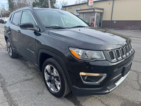 Used 2018 Jeep Compass Limited w/ Navigation Group AWD/4WD image 3